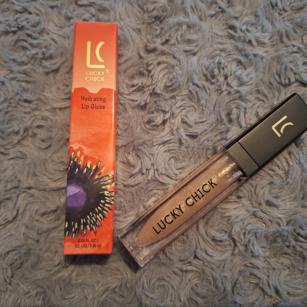 Lucky Chick Shimmering Lip Gloss - BUBBLY